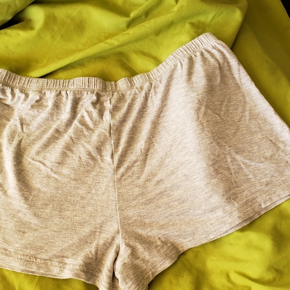 shorts - Picture 2 of 3